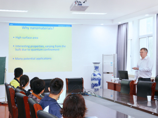 西交利物浦大学化学系Dr · Graham Dawson到新葡京官网物理与电子信息学院作学术报告