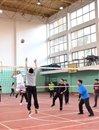 学校举办“迎新年·师生排球联谊赛”活动