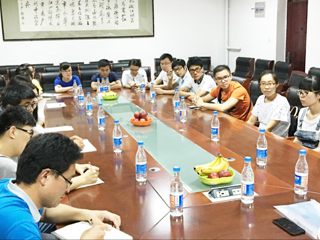 新葡京官网召开2016届毕业研究生代表座谈会