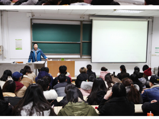 中央音乐学院陈荃有教授应邀来新葡京官网讲学