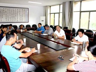 体育学院召开教授、博士座谈会