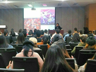 漆画艺术家范福安应邀到新葡京官网美术学院讲学