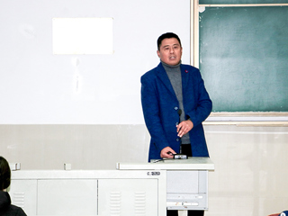 研究生系列学术报告（二）：淮北市教育局李乐峰高级教师应邀为新葡京官网教育硕士研究生作学术报告