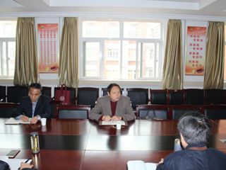 副校长李铁范到教育学院调研研究生工作