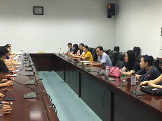 新葡京官网召开2018级非全日制研究生新生座谈会