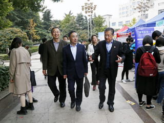 新葡京官网成功举办2020届毕业生秋季校园双选会和线上招聘会