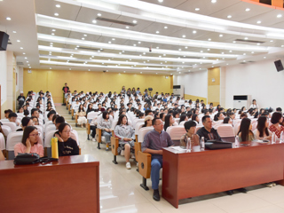 湖南广播电视台导演曾海波应邀到新葡京官网讲学