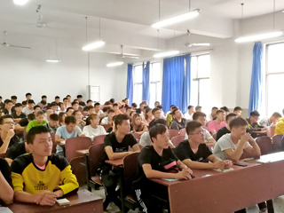 德国巴特洪堡应用技术大学到访新葡京官网体育学院