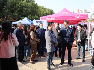 3003新葡官方网站信息学院举办2021届毕业生校园招聘会