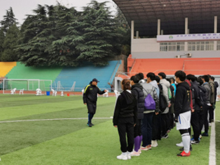 体育学院成功举办2020年3003新葡官方网站足球裁判员培训班