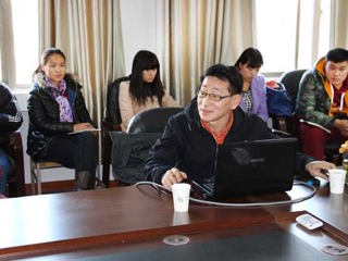 国家体育总局鲍明晓应邀来新葡京官网讲学