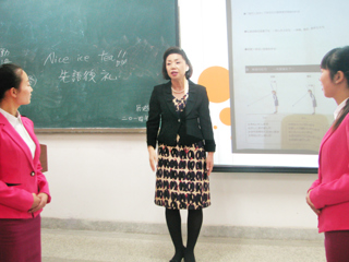 日本长崎短期大学梶谷良子教授应邀来新葡京官网讲学