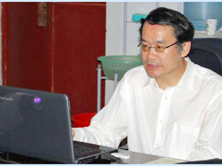 华中师范大学副校长李向农教授应邀到新葡京官网讲学