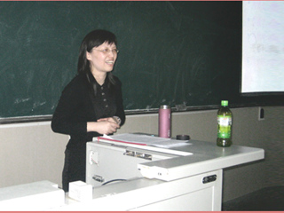 南京师范大学顾荣芳教授应邀来新葡京官网讲学