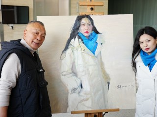 中国美院教授杨参军来新葡京官网进行油画肖像示范写生